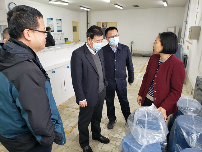 有研集團(tuán)副總經(jīng)理王臣赴有研國(guó)晶輝進(jìn)行安全檢查