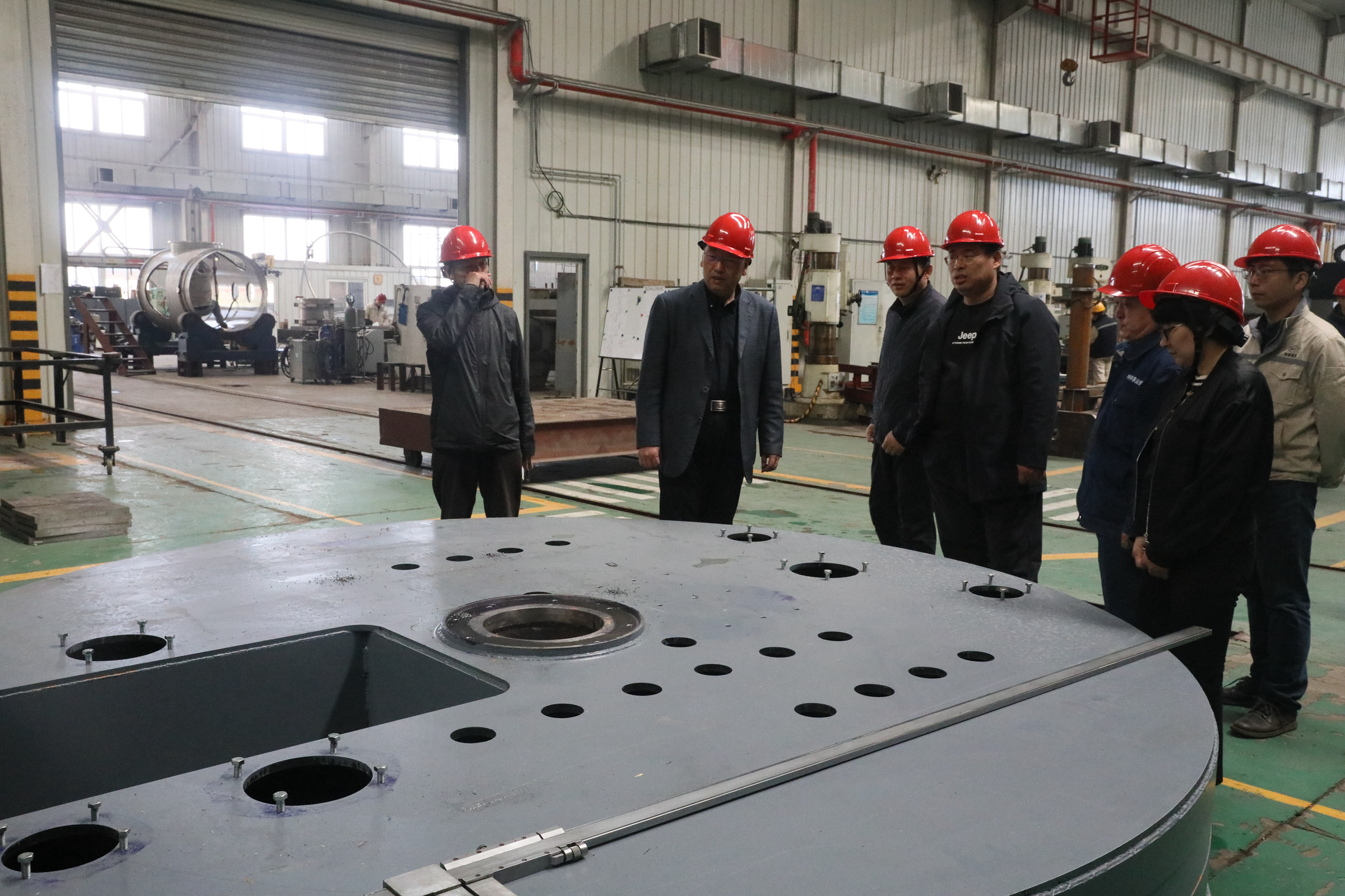 有研集團總經(jīng)理熊柏青到有研工研院特種事業(yè)部調(diào)研