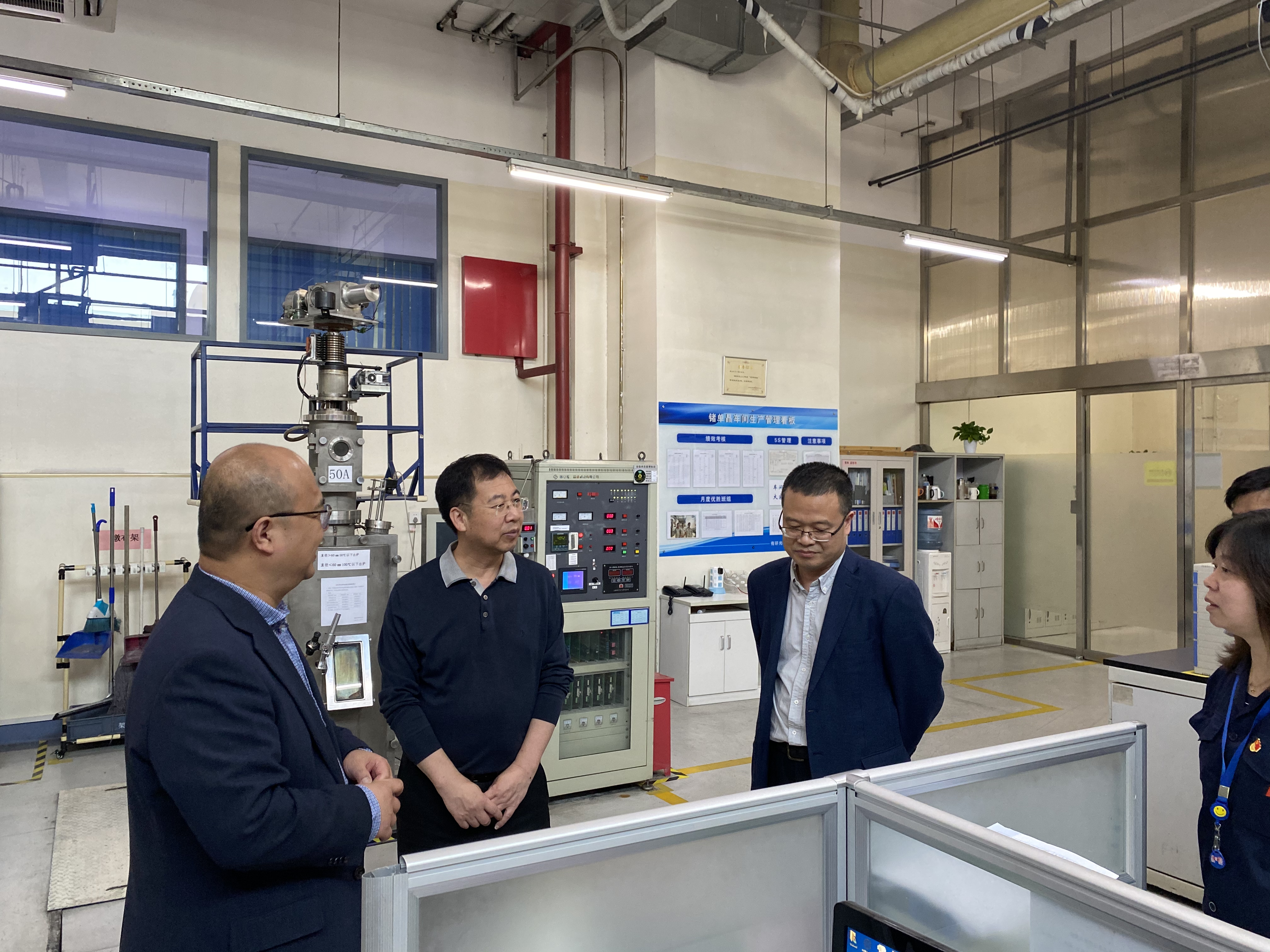 有研集團(tuán)黨委書記、董事長趙曉晨到有研光電、有研國晶輝調(diào)研