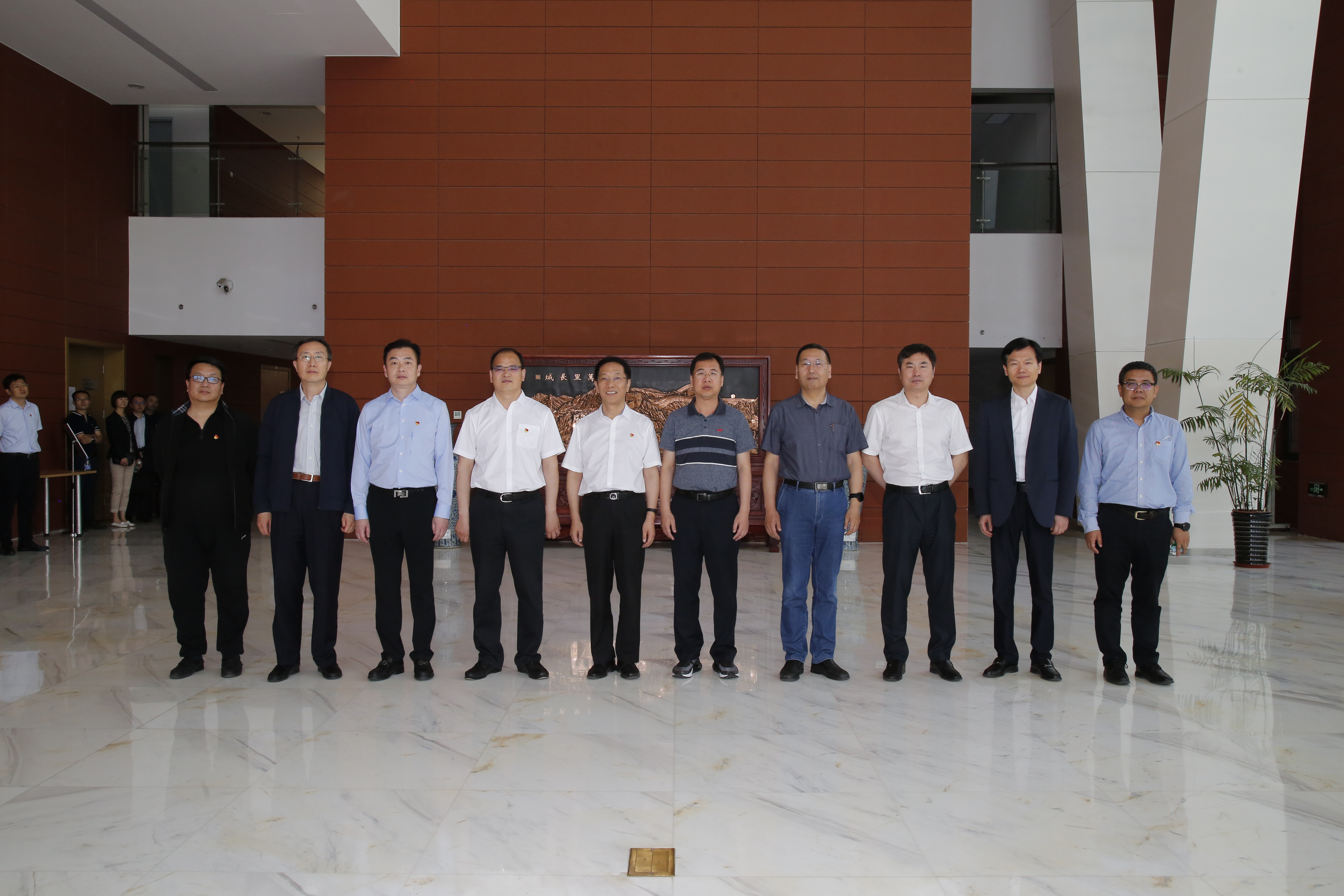 中國航空器材集團(tuán)黨委書記賈寶軍一行來訪懷柔科創(chuàng)園