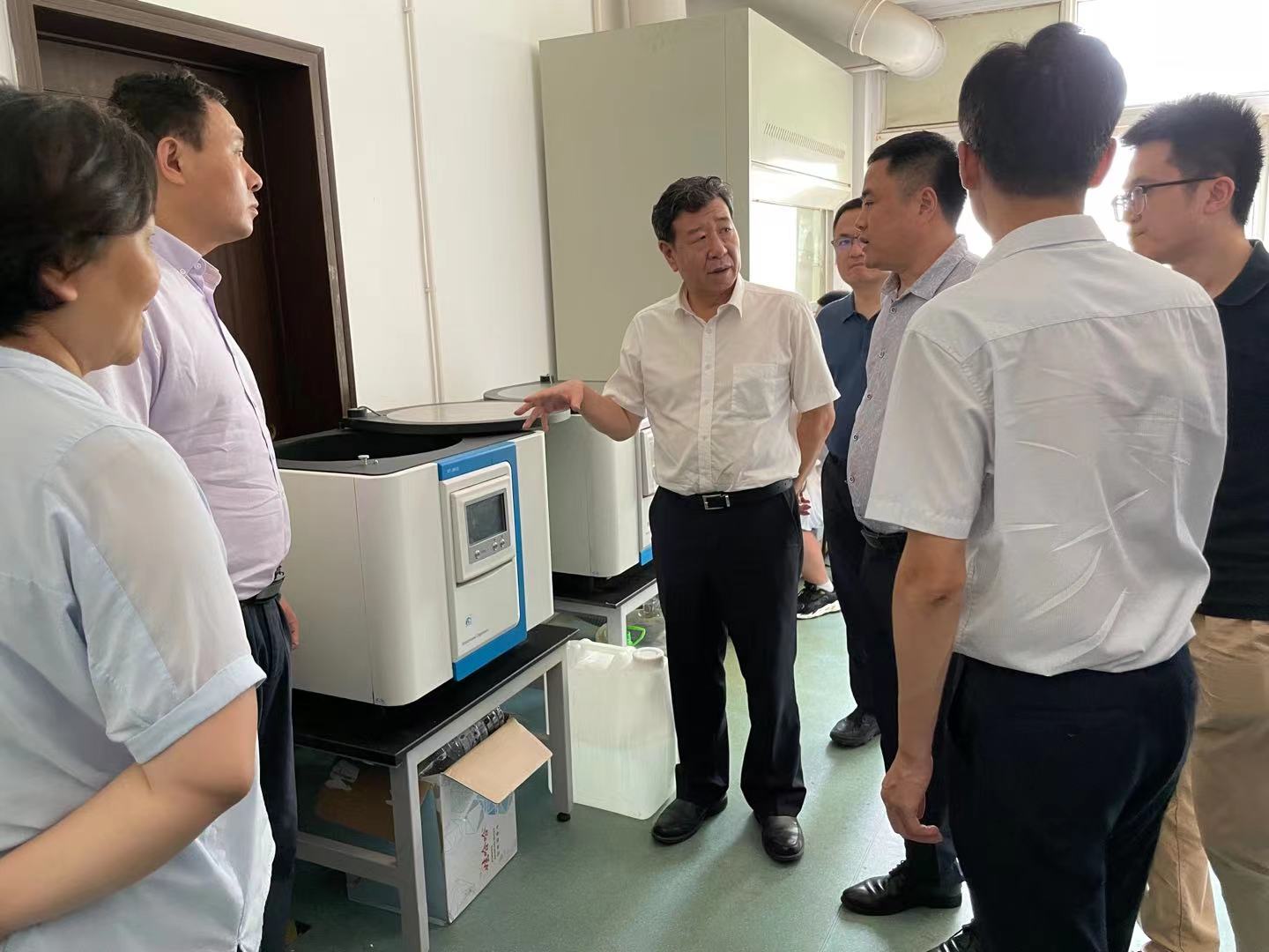 有研集團(tuán)副總經(jīng)理王臣帶隊(duì)赴山東康普、國(guó)合青島和青島元信進(jìn)行安全檢查