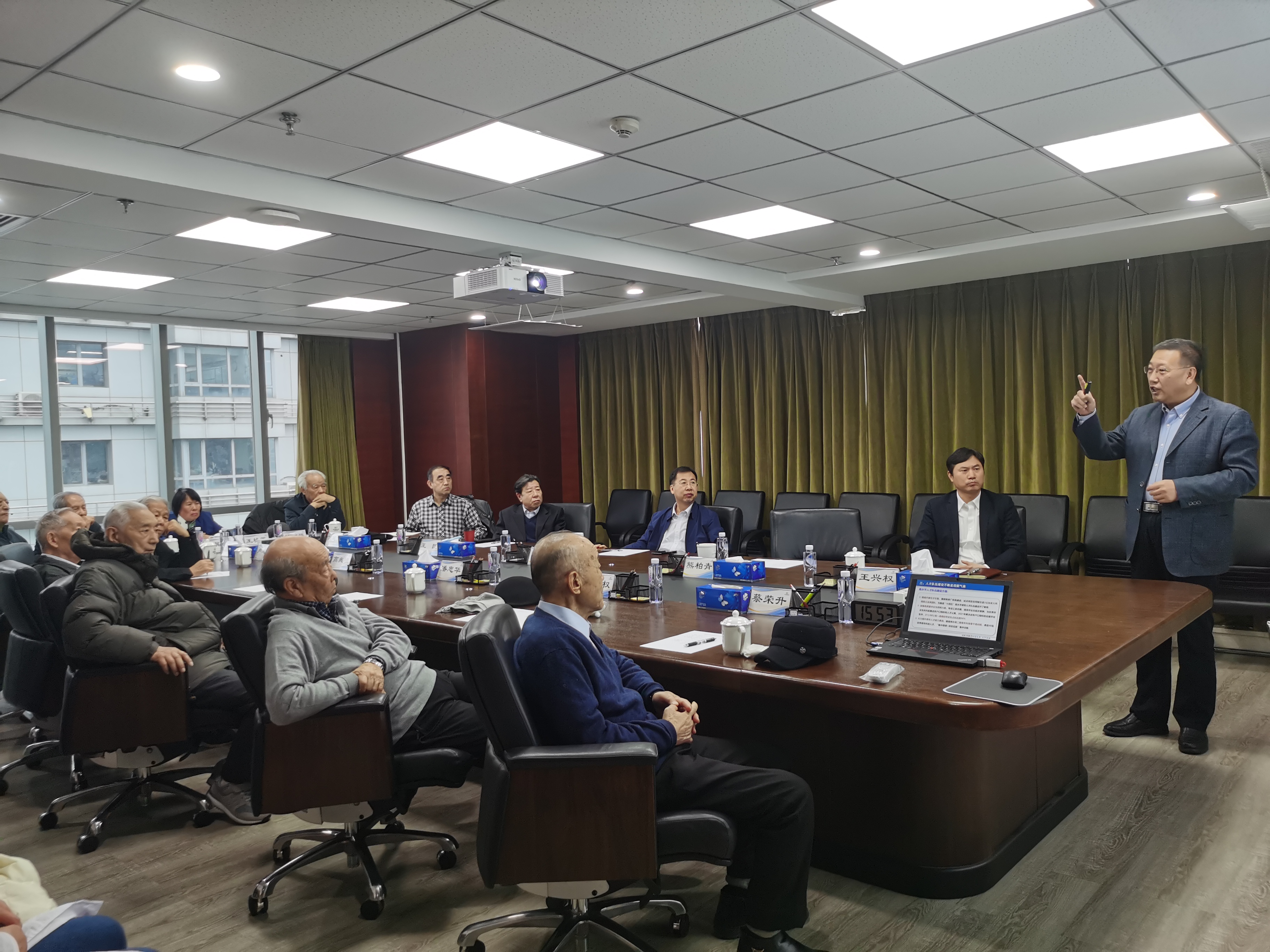 有研集團(tuán)黨委召開離退休老同志座談會(huì)