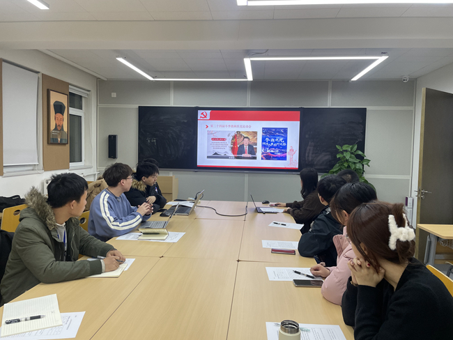 研究生部黨總支開展“學(xué)習(xí)冬奧精神，一起向未來”主題黨日活動(dòng)