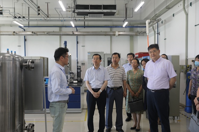 十三屆全國人大常委會委員、農(nóng)工黨十六屆中央副主席楊震一行調(diào)研有研集團