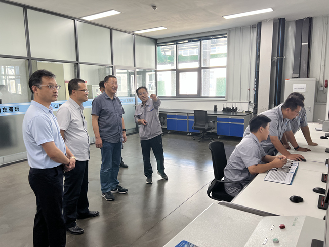 有研集團(tuán)總經(jīng)理、黨委副書(shū)記熊柏青到山東有研國(guó)晶輝調(diào)研樂(lè)陵基地建設(shè)運(yùn)營(yíng)情況