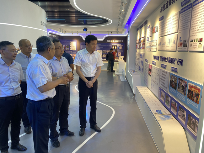 中國有研副總經(jīng)理黃倬一行赴江西省南昌市、宜春市調(diào)研