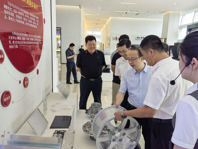 中國有研副總經(jīng)理毛昌輝一行到大同市調(diào)研訪問